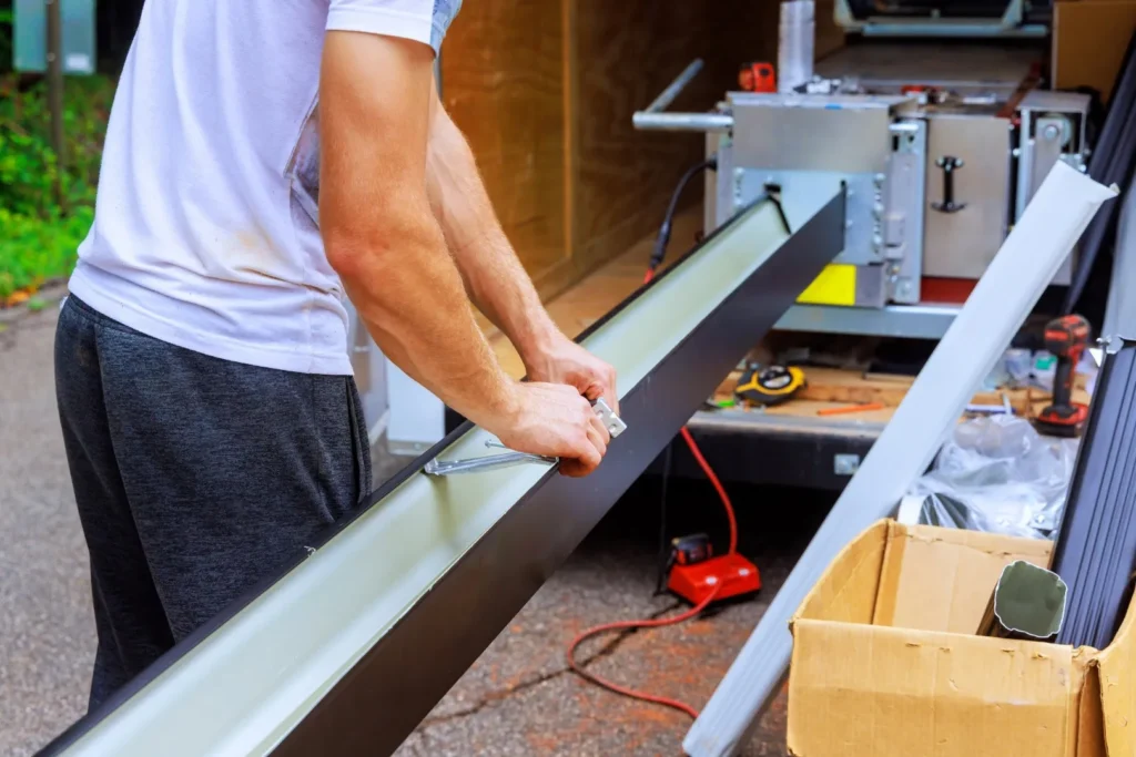 Contractor with gutter